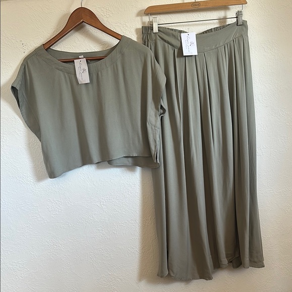 August sky Dresses & Skirts - Chic Two-Piece Set in Sage Green